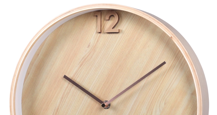 Wooden Case Quartz Wall Clock