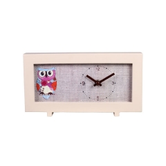horloge de bureau en bois